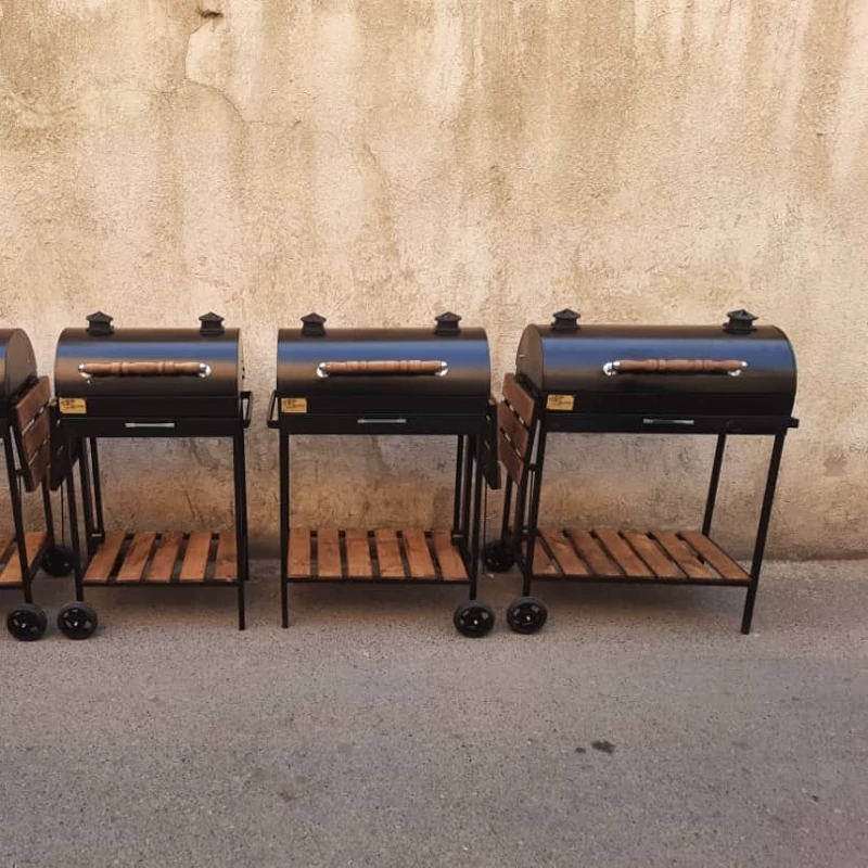 باربیکیو 80 سانت زغالی کف چدن کلاف کشی شده با کانال فن کبابپز پایه دار و منقل پاتوکی پایین و بغل درب دار